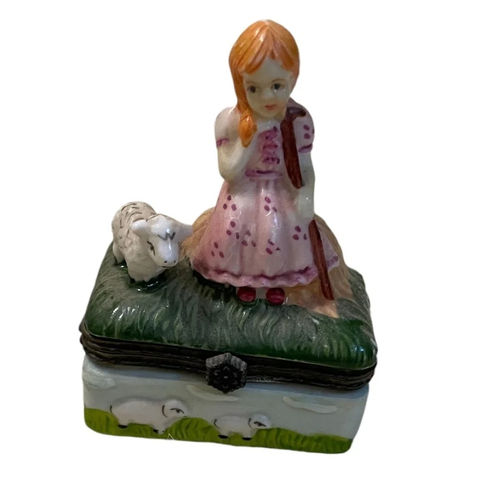 Vintage Little BoPeep Porcelain Hand Painted Trinket‎ Box
